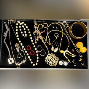 22 pieces jewelry bundle resellers lot #214